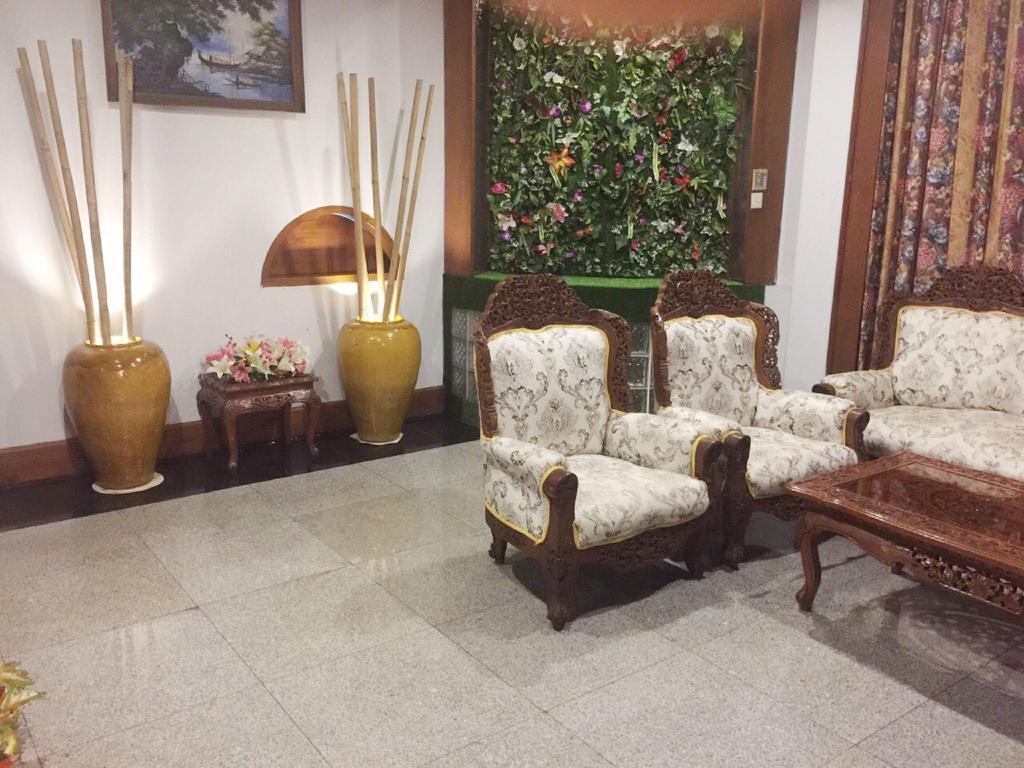 Excel Palace Hotel Yangon Exterior photo