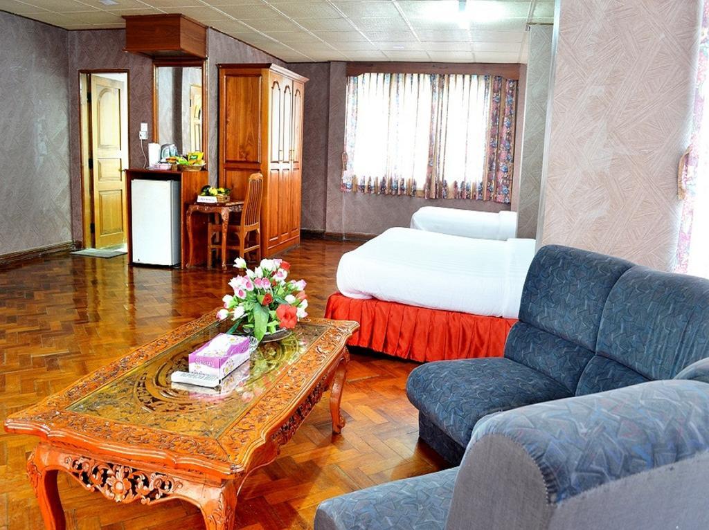 Excel Palace Hotel Yangon Exterior photo