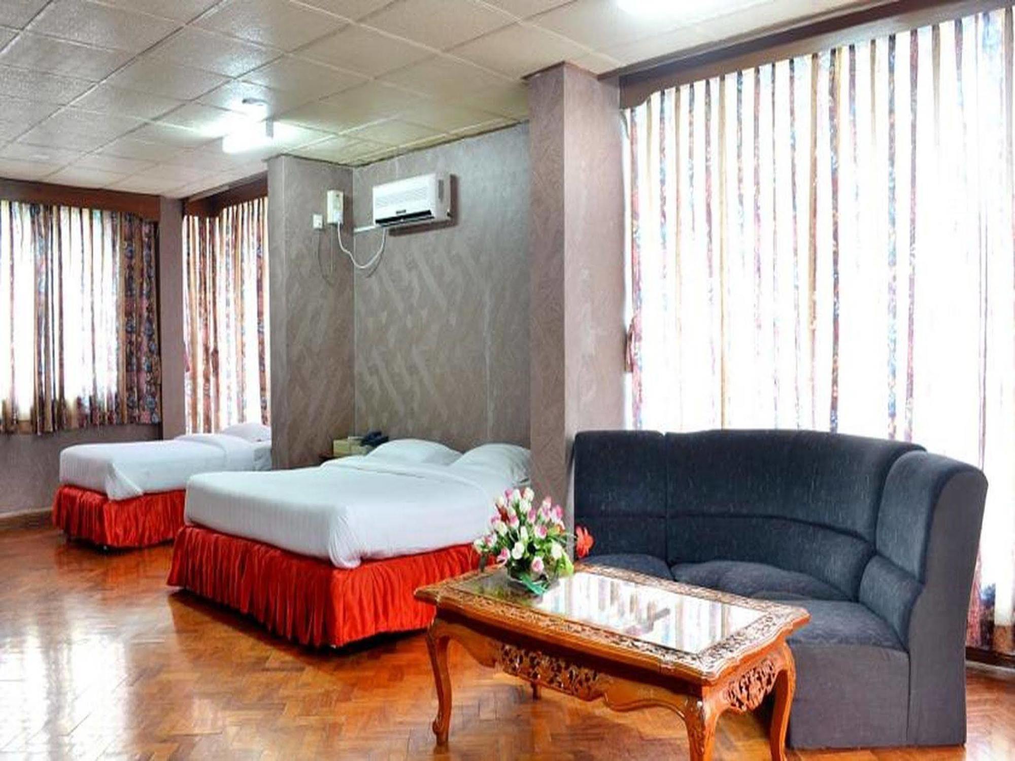 Excel Palace Hotel Yangon Exterior photo